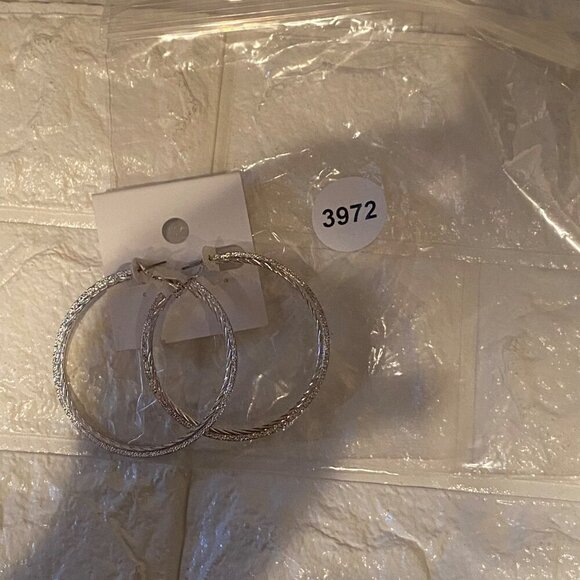 Fashion Jewelry Large Hoop Earrings Women’s Sliver Tone Costume Round 2in - Picture 7 of 9